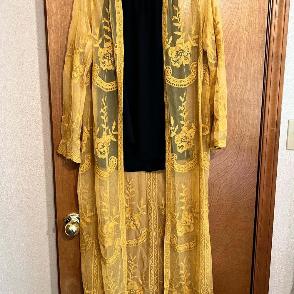 Akira open front lace duster.